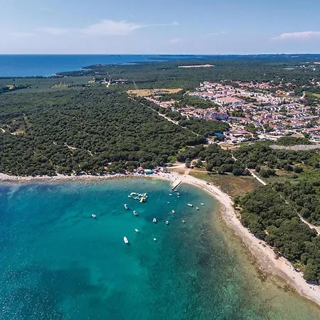 1 Bedroom Beautiful Apartment In Betiga * Barbariga